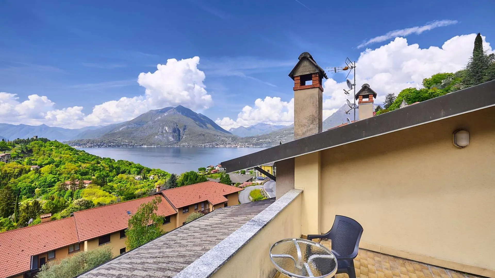 Апартаменты Private Terrace With Lake View Near Varenna Перледо Италия