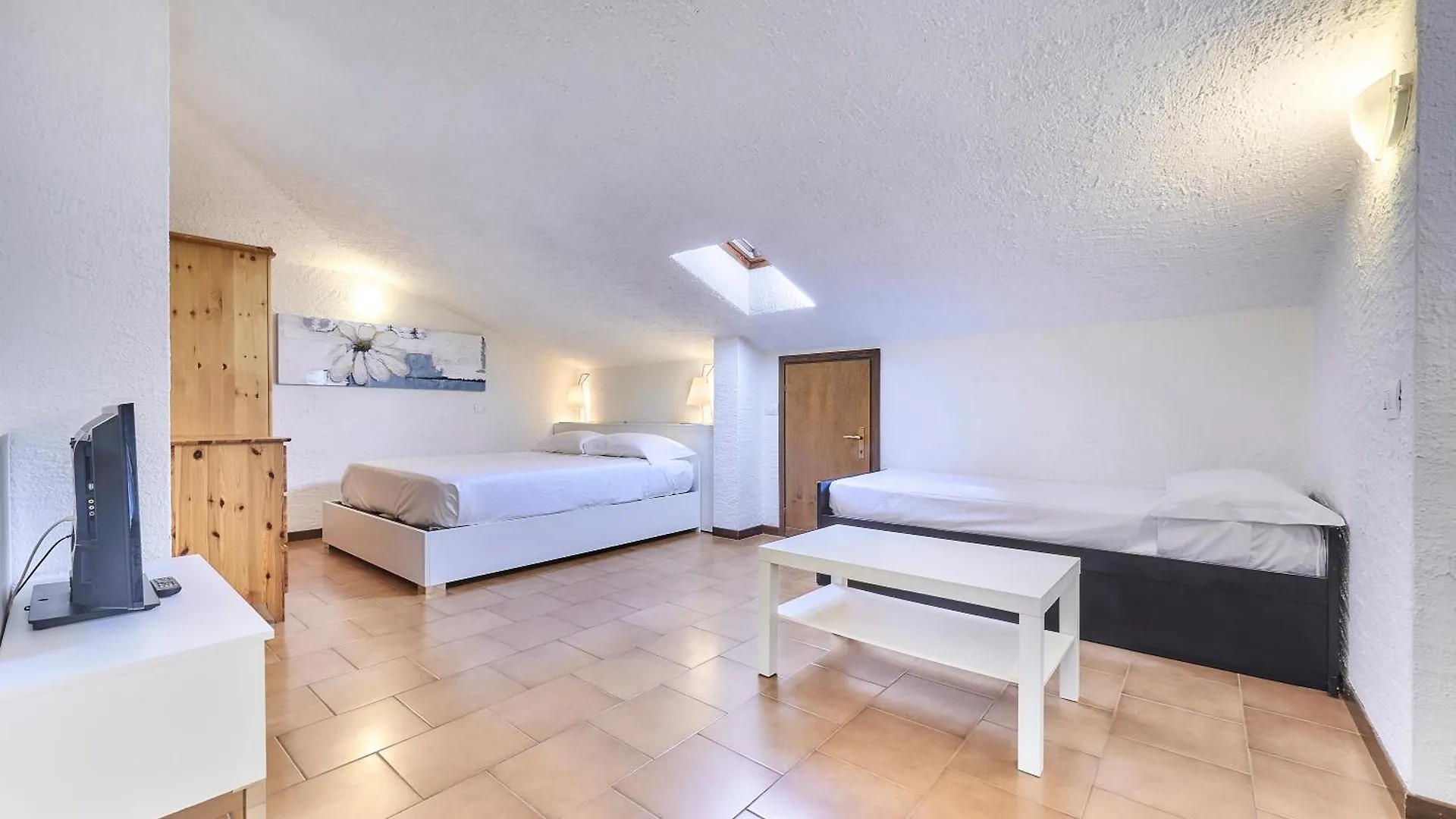 Апартаменты Private Terrace With Lake View Near Varenna Перледо